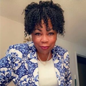 Meet your Posher, Roni